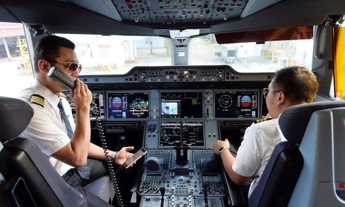 Sếp Vietnam Airlines nói về tiền lương của phi công 