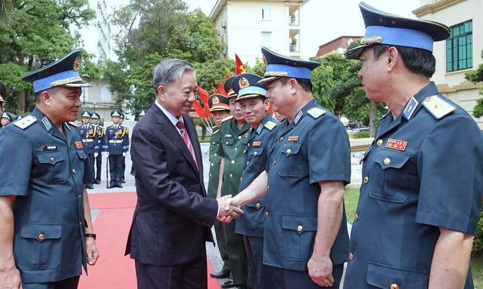 Chủ tịch nước Tô Lâm: Quân chủng Phòng không - Không quân hoàn thành tốt nhiệm vụ sẵn sàng chiến đấu