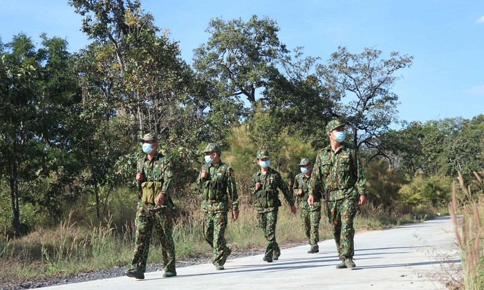 Các chiến sĩ làm nhiệm vụ tuần tra khu vực biên giới