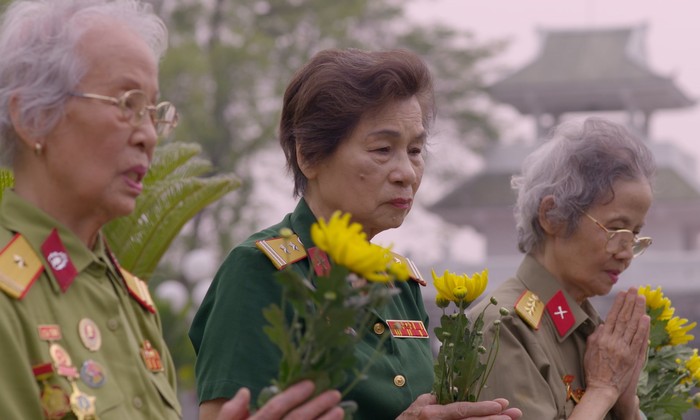 Cô văn công Điện Biên trở lại chiến trường xưa, kể chuyện may cờ trên đường hành quân