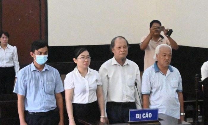 Chủ động nộp lại tiền 'hoa hồng' của Cty Việt Á, cựu Giám đốc CDC Tiền Giang được miễn hình phạt 