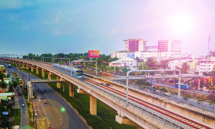 Tuyến metro số 1 TPHCM đang được nghiên cứu kết nối với tỉnh Bình Dương, Đồng Nai Ảnh: PHẠM NGUYỄN 