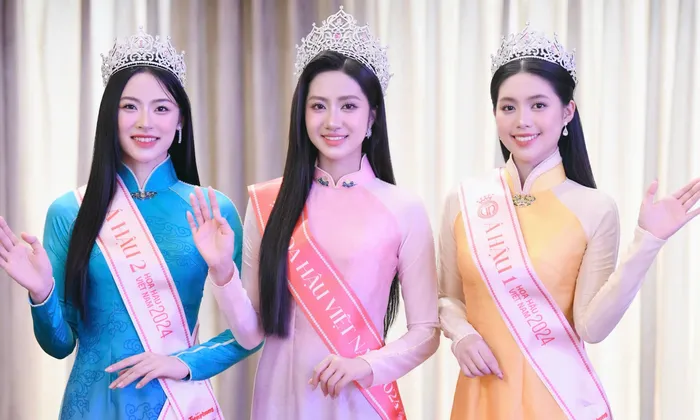 [TRỰC TIẾP] Hoa hậu Hà Trúc Linh, Á hậu Châu Anh và Vân Nhi giao lưu cùng bạn đọc Tiền Phong