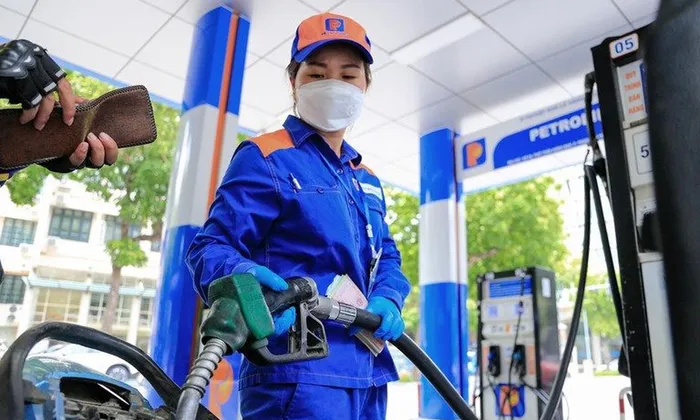 Dư 6.000 tỷ, vì sao quỹ bình ổn giá xăng dầu ‘án binh bất động’?