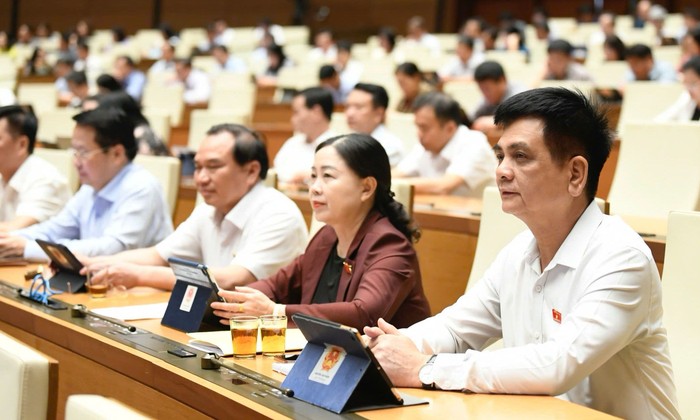 Quốc hội bàn nội dung liên quan cán bộ, công chức và tổ chức chính quyền địa phương