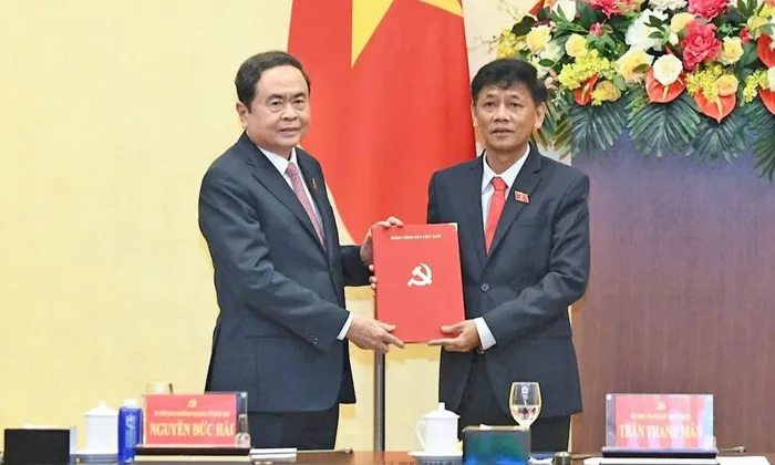 Công bố quyết định của Bộ Chính trị, Ban Bí thư về công tác cán bộ