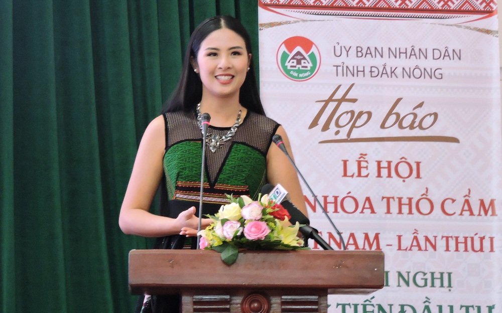 Hoa hậu Ngọc Hân làm đại sứ văn hóa thổ cẩm Việt Nam