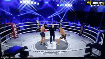 Võ sĩ MMA hạ knock-out đối thủ sau 3 giây và màn ăn mừng ‘té sấp mặt’