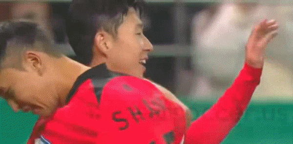 Son Heung-min lập siêu phẩm, Hàn Quốc thắng trận đậm nhất trước Singapore ảnh 1
