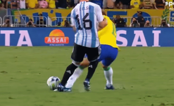 Brazil nhận trận thua lịch sử sau màn hỗn chiến với Argentina ảnh 1