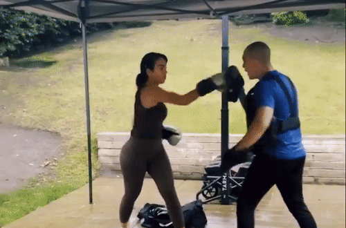 Bạn gái Ronaldo bí mật tập MMA