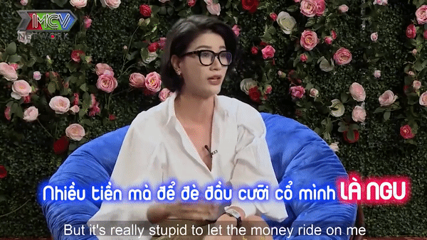 Trang Trần gây sốc vì chỉ thẳng tay vào mặt TS Lê Thẩm Dương khi cãi tay đôi