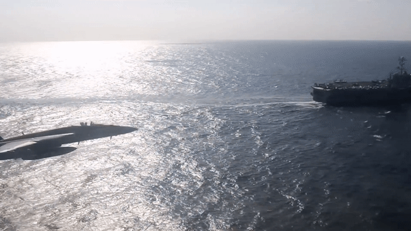 Máy bay chống ngầm Nga áp sát tàu sân bay Mỹ trên Thái Bình Dương