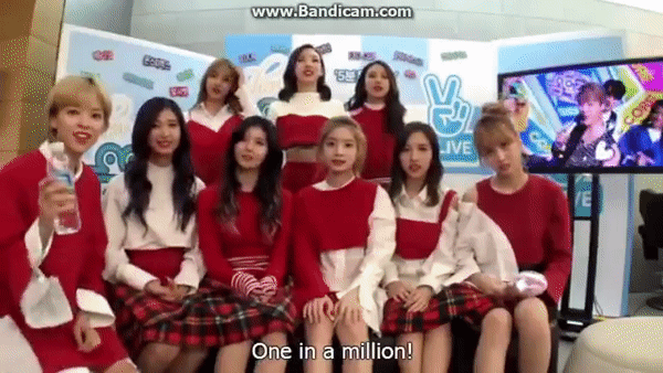 Hoang mang cực độ trước mối quan hệ khó hiểu giữa Jimin (BTS) và Jeongyeon (TWICE) ảnh 2
