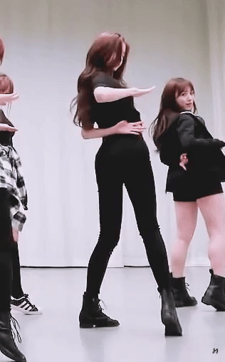 Ngắm cận cảnh đôi chân Jang Won Young để thấy “Thủy thủ Mặt Trăng” là có thật ảnh 5