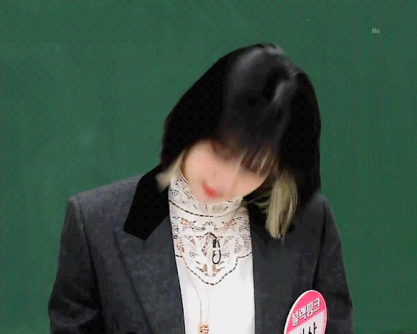 Sốc nặng với bảng giá Lisa (BLACKPINK) đưa ra cho một lần vén tóc mái lộ trán ảnh 1