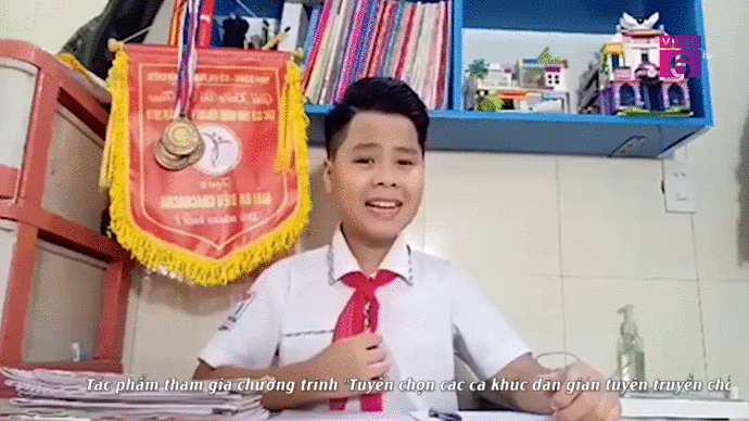 Khoe giọng chèo ngọt “lịm”, học sinh cùng quê Sơn Tùng gây “sốt” với bài ca nhớ trường