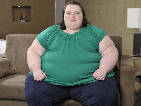 Thiếu nữ nặng gần 400 kg