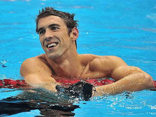 Phelps nói anh thường xuyên 'đi tiểu' trong hồ bơi