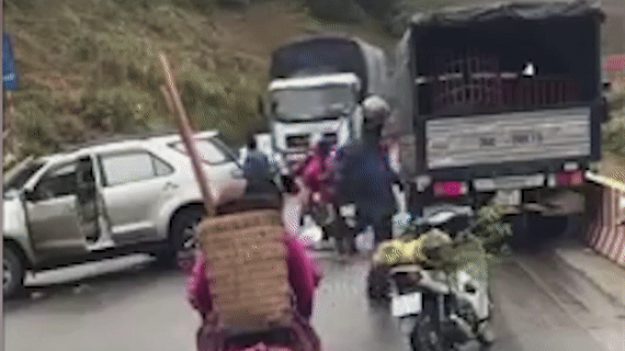 Tai nạn liên hoàn làm 4 người bị thương ở Sơn La