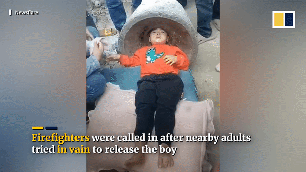 Cậu bé hiếu động bị kẹt đầu trong chiếc cối đá lớn