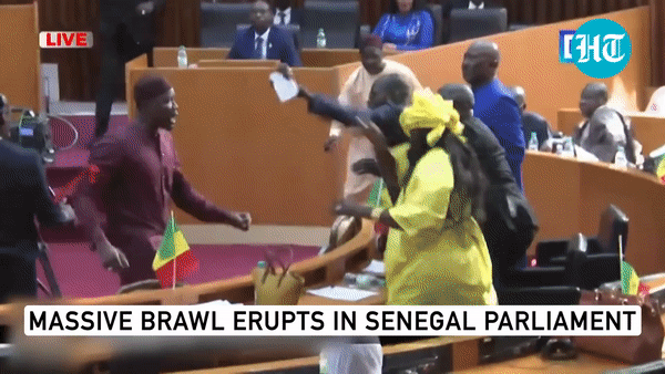 Ẩu đả dữ dội trong quốc hội Senegal