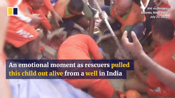 Ấn Độ: Khoảnh khắc vỡ òa sau 8 giờ cứu cậu bé rơi xuống giếng 12m