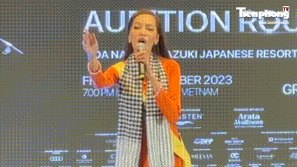 Lê Hoàng Phương mặc áo bà ba thi hát cùng dàn người đẹp Hoa hậu Hòa bình