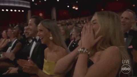 Đô vật John Cena khỏa thân gây sốc trên sóng trực tiếp Oscar 2024