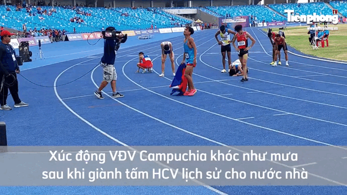 Xúc động VĐV Campuchia khóc như mưa sau khi giành tấm HCV lịch sử cho nước nhà