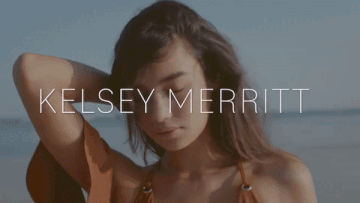 Mỹ nhân áo tắm Kelsey Merritt thả dáng &apos;bỏng rẫy&apos; trên biển