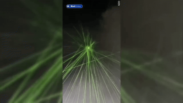Máy bay chở khách bị tấn công bằng tia laser
