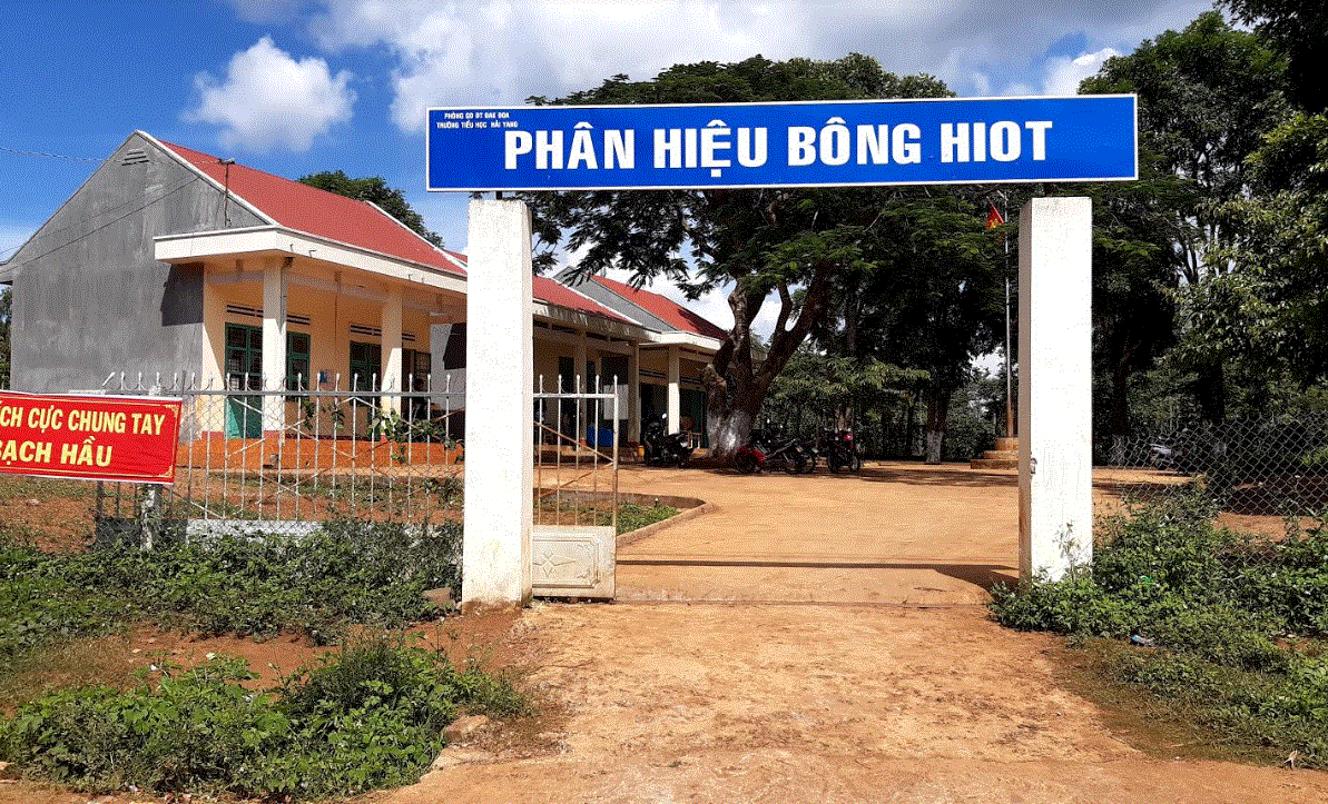 Phân hiệu Bông Hiot (thuộc trường tiểu học Hải Yang) ở làng Bông Hiot là nơi các bác sĩ đến khám bệnh cho hơn 1,4 nghìn người dân