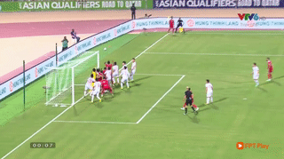Hồ Tấn Tài bức xúc vì chiêu đá phạt góc 'cực dị' của đội tuyển Oman
