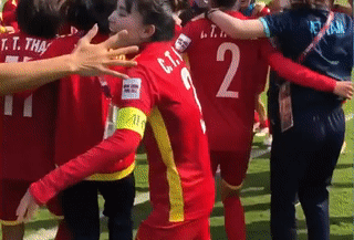 AFC đăng tải khoảnh khắc xúc động của đội tuyển nữ Việt Nam sau chiến tích lịch sử