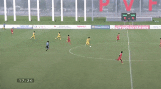Cầu thủ U19 Hà Nội ghi bàn từ 50m giúp đội nhà vô địch U19 quốc gia