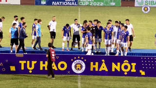 Quang Hải và buổi lễ chia tay hiếm có của bóng đá Việt