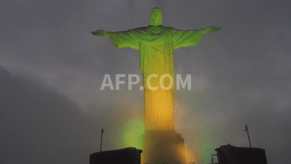 VIDEO Tượng Chúa cứu thế và Brazil đổi màu đèn, thay hình ảnh để tiễn biệt vua bóng đá Pele 
