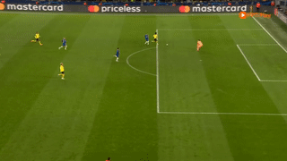 Sao trẻ solo ghi bàn từ sân nhà, Dortmund &apos;nhấn chìm&apos; Chelsea 