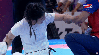 Video: Hot girl Jujitsu Việt Nam chấn thương nặng nhưng vẫn cố mang về HCĐ SEA Games 32 