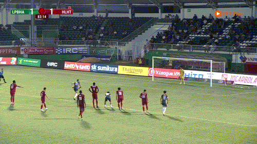 LPBank HAGL vất vả ngược dòng thắng Hồng Lĩnh Hà Tĩnh 2-1 trên sân nhà