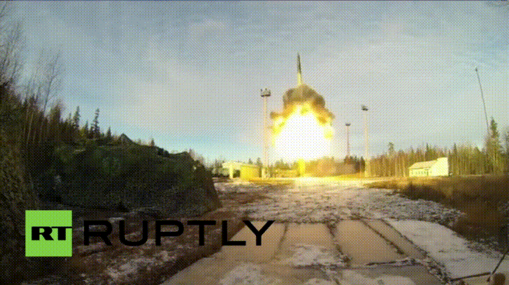 Sức mạnh tên lửa xuyên lục địa RS-12M Topol lừng danh của Nga