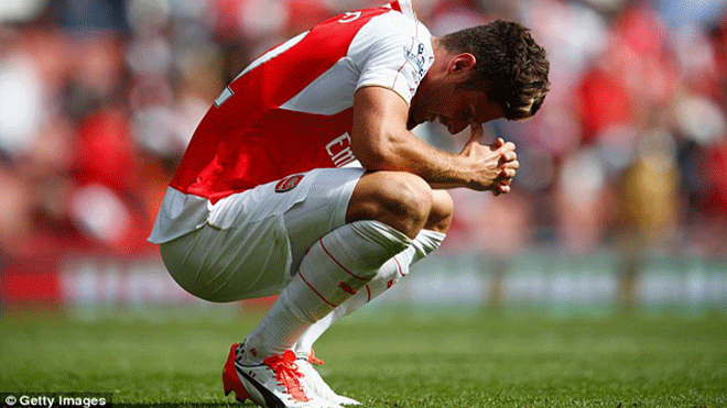 Tiền đạo Giroud thất vọng với màn khởi đầu mùa giải tệ hại của Arsenal. Ảnh: GETTY IMAGES