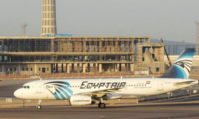 Chiếc Airbus A320 xấu số của EgyptAir ở sân bay Cairo năm 2014. Ảnh: Airteamimages