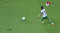 Cận cảnh pha triệt hạ của cầu thủ Indonesia khiến Tuấn Anh rời sân sớm