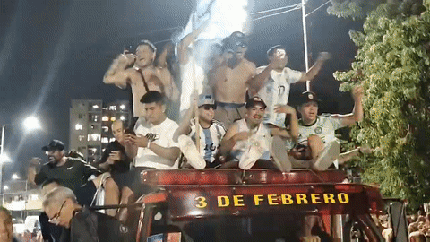 Thi đấu 6 phút, sao trẻ Argentina vẫn được chào đón như người hùng ở quê nhà