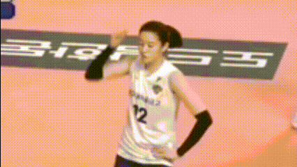 Hai vận động viên bóng chuyền Hàn Quốc nhảy &apos;See tình&apos; của Hoàng Thùy Linh 