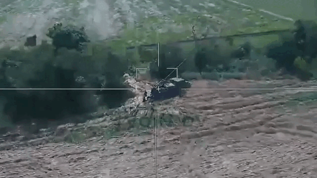 Máy bay không người lái Lancet Nga tiếp tục phá hủy lựu pháo tự hành CAESAR 155 mm của Ukraine 