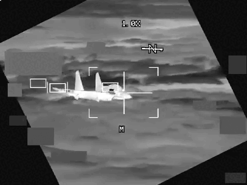Mỹ công bố video tiêm kích J-11 Trung Quốc áp sát &apos;pháo đài bay&apos; B-52 