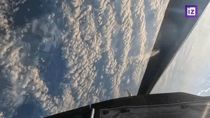 Khoảnh khắc chiến đấu cơ Su-34 Nga thả bom trên hướng Krasny Liman 